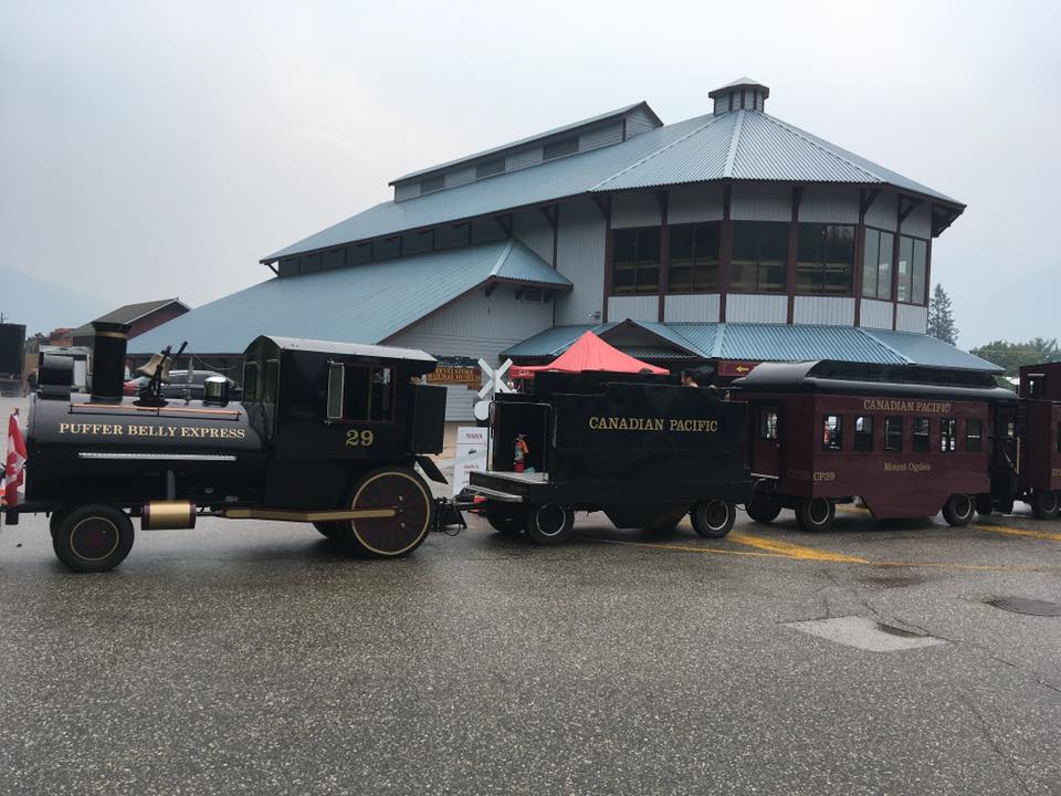 The Little Puffer Engine ride for children outside of the Revelstoke Railway Museum